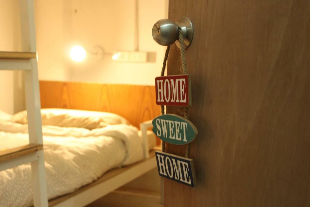 One Of Us House Hostel Bangkok Ngoại thất bức ảnh