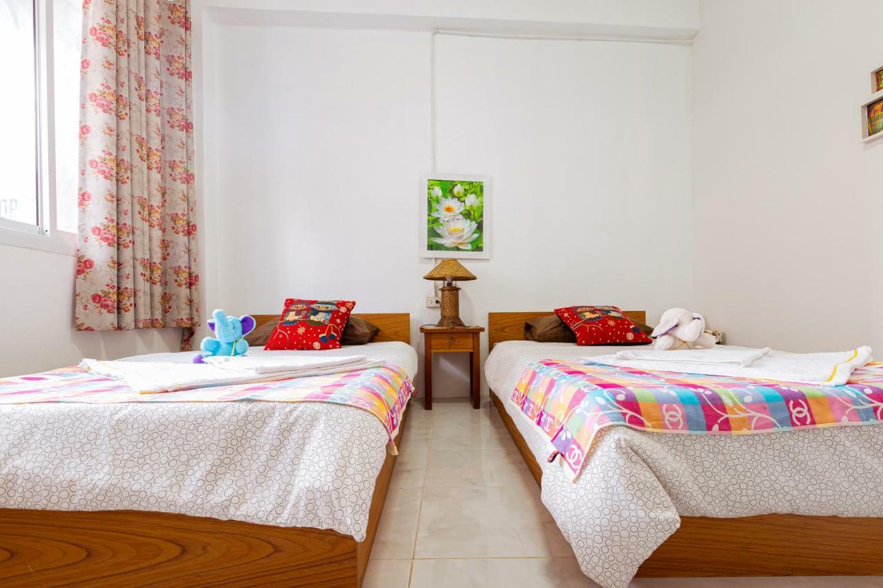 One Of Us House Hostel Bangkok Ngoại thất bức ảnh