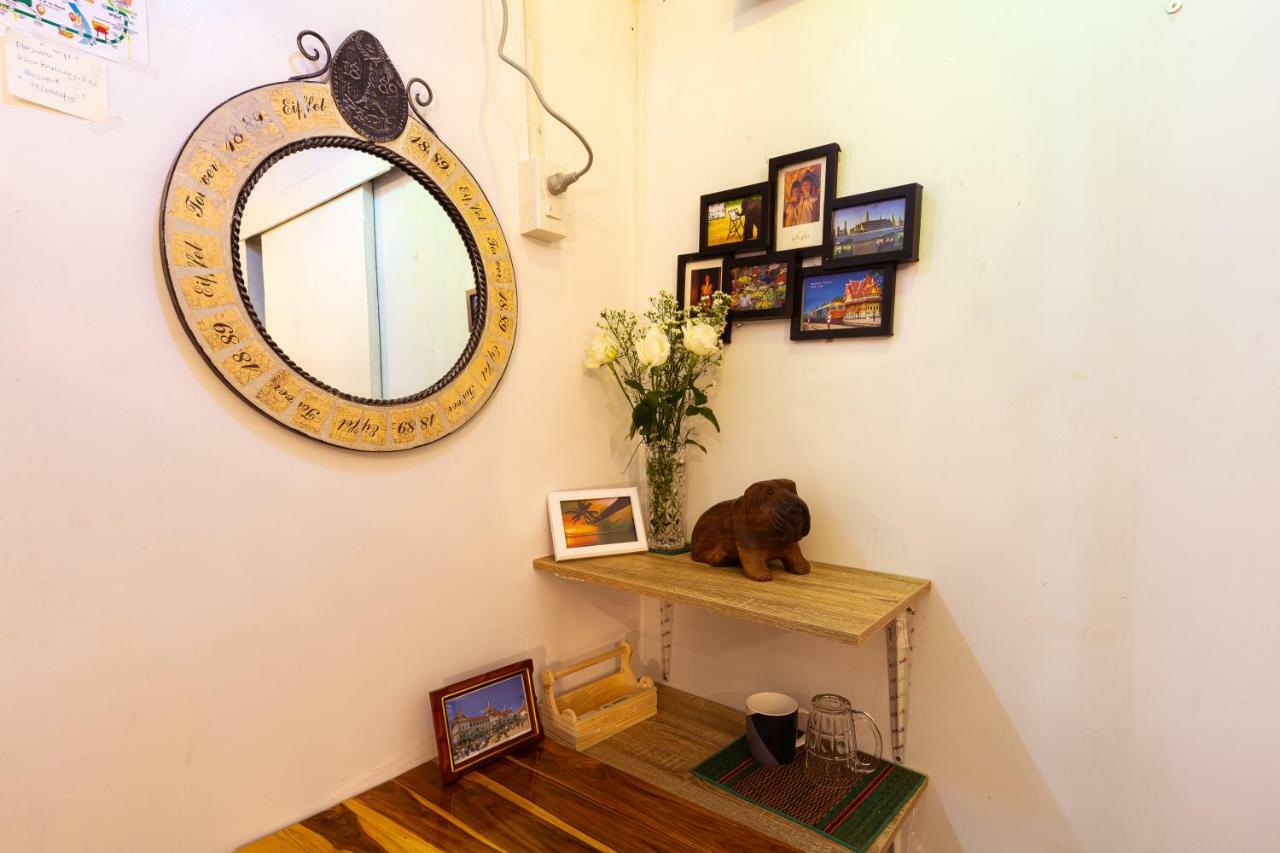 One Of Us House Hostel Bangkok Ngoại thất bức ảnh