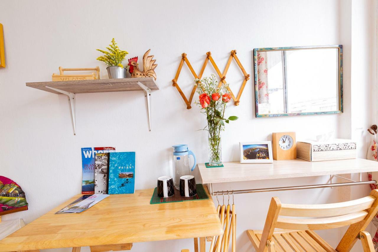 One Of Us House Hostel Bangkok Ngoại thất bức ảnh