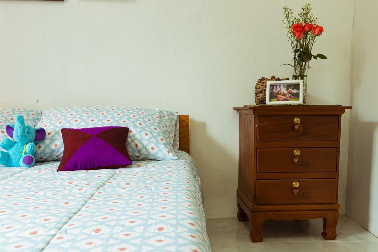 One Of Us House Hostel Bangkok Ngoại thất bức ảnh