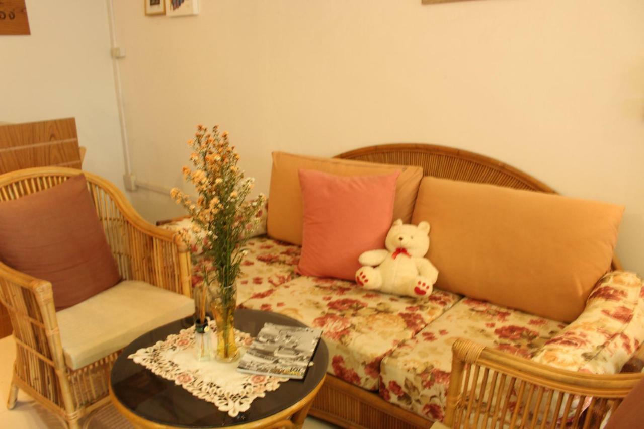 One Of Us House Hostel Bangkok Ngoại thất bức ảnh