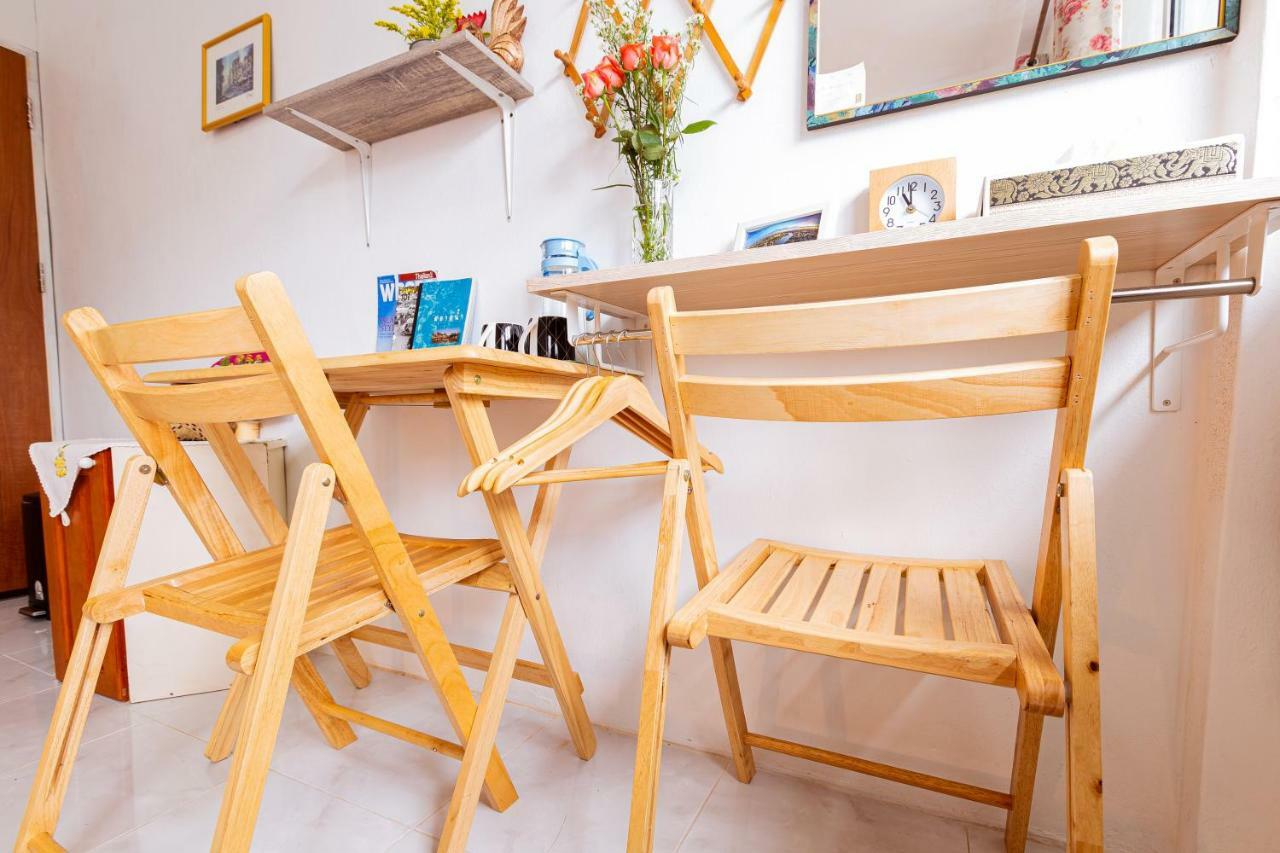 One Of Us House Hostel Bangkok Ngoại thất bức ảnh