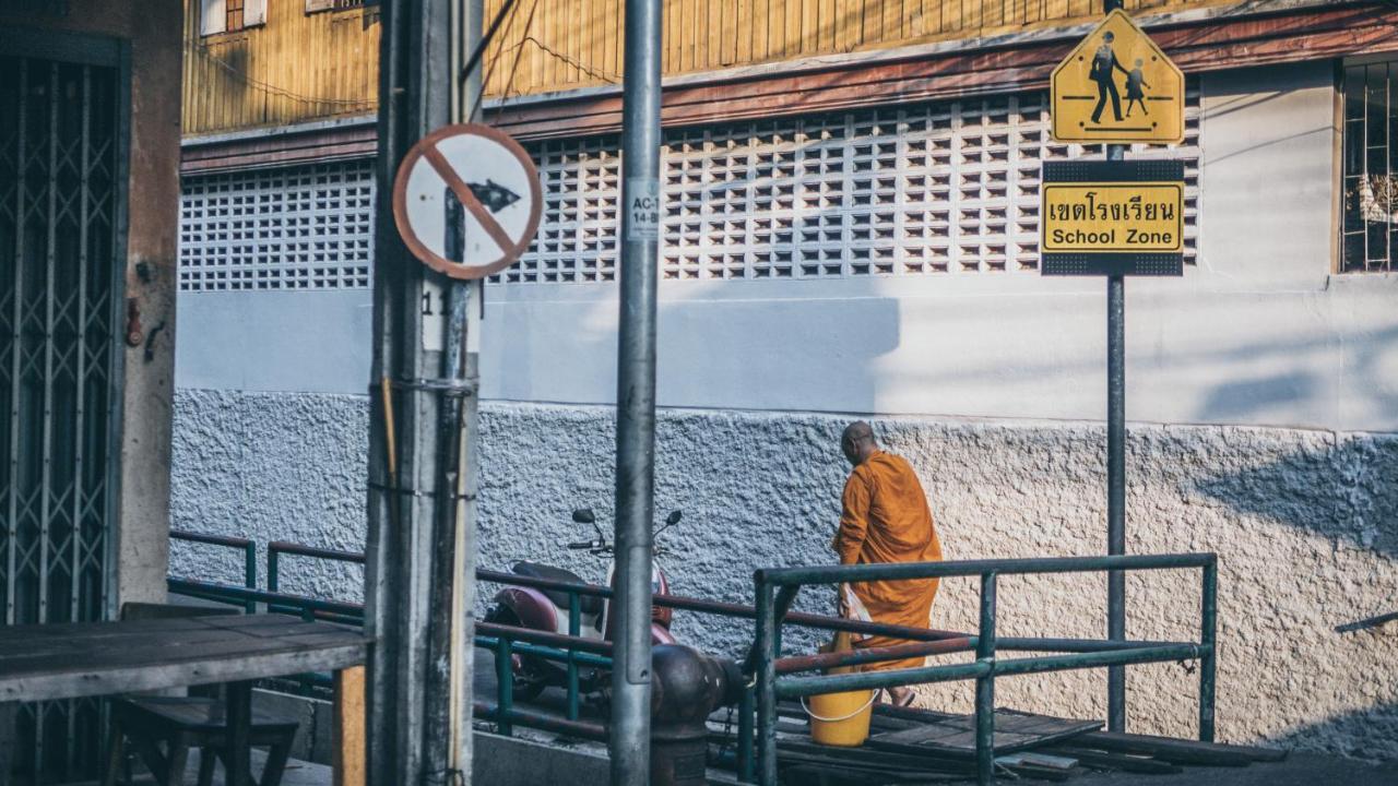 One Of Us House Hostel Bangkok Ngoại thất bức ảnh