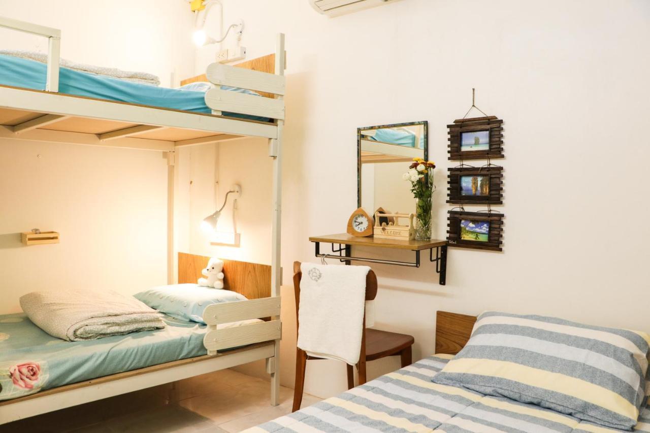 One Of Us House Hostel Bangkok Ngoại thất bức ảnh
